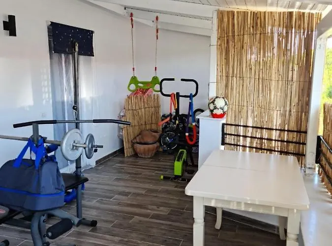 K&K Suite Vakantiehuis Golem (Tirana)