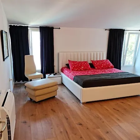Holiday home K&k *